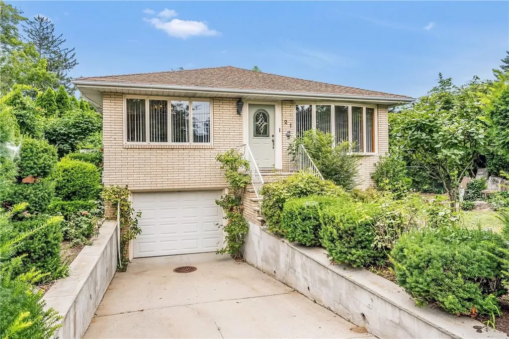 21 Francis Place Pleasantville NY 10570