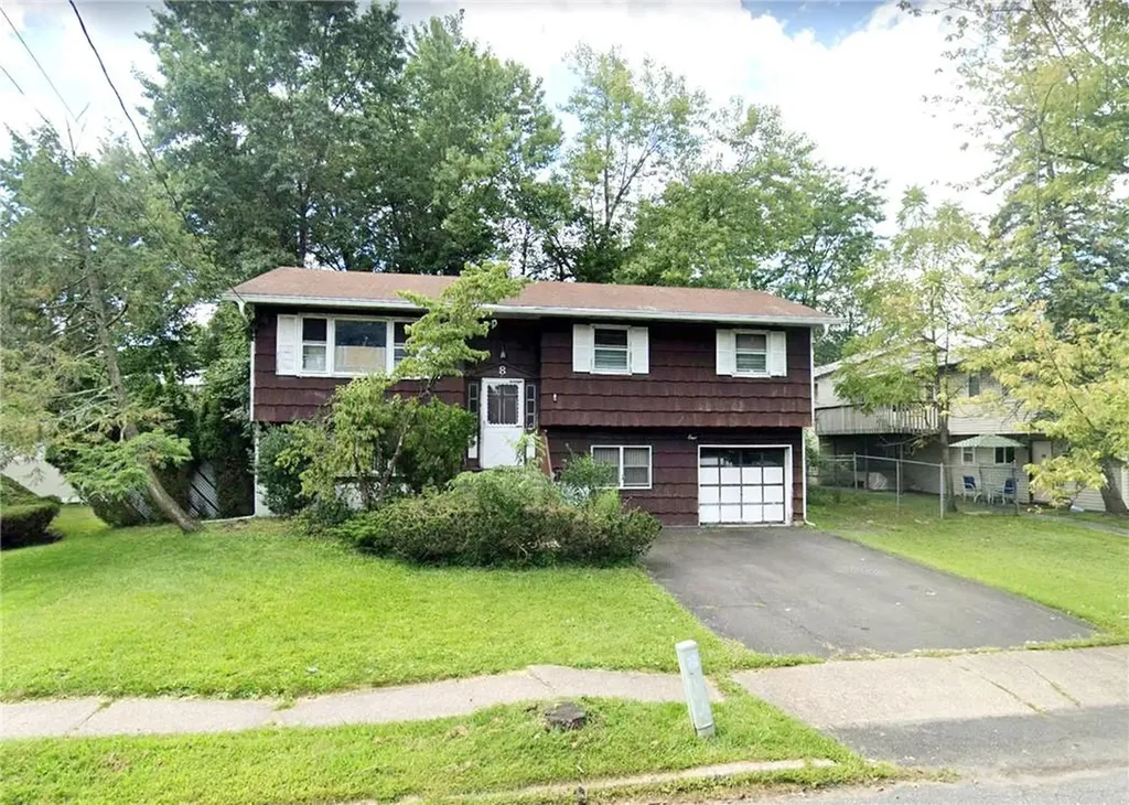 8 Bohr Court Spring Valley NY 10977