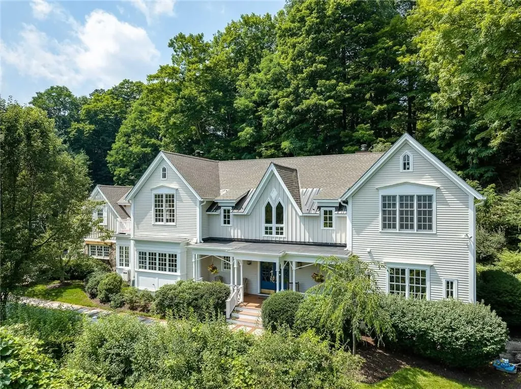 371 Whippoorwill Road Chappaqua NY 10514