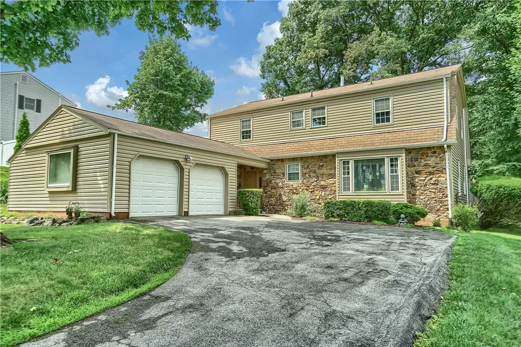 13 Lancaster Drive Suffern NY 10901