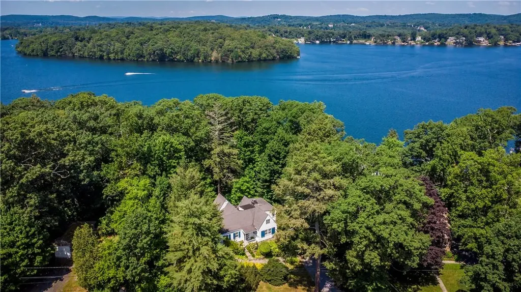 20 Ridge Lane Mahopac NY 10541