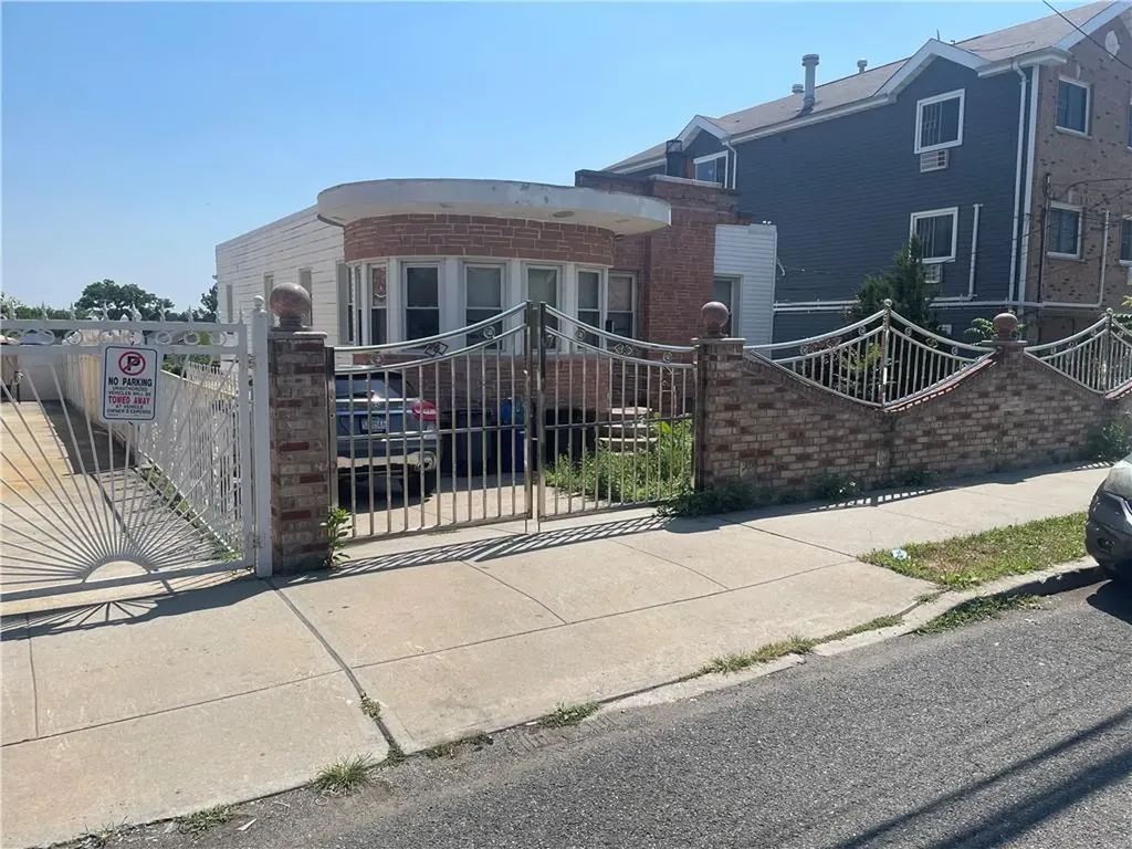 3640 Palmer Avenue Bronx NY 10466