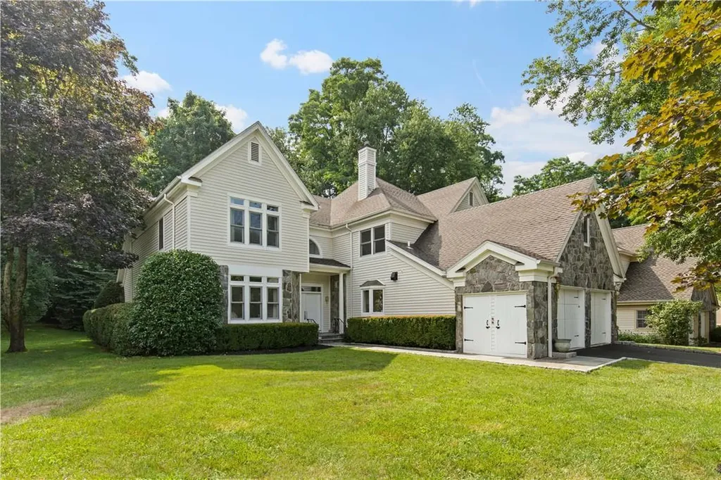 8 Easthaven Lane White Plains NY 10605