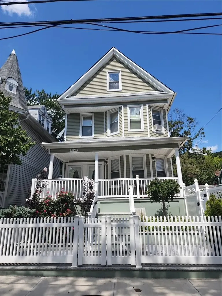 7647 85th Road Woodhaven NY 11421