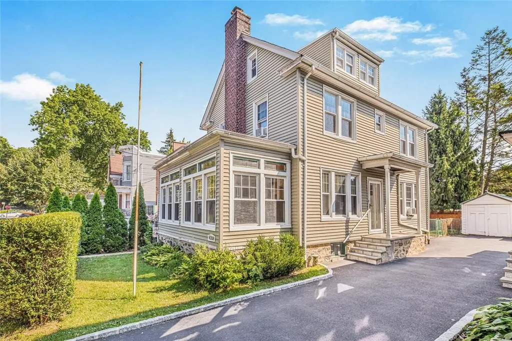 4318 Oneida Avenue Bronx NY 10470