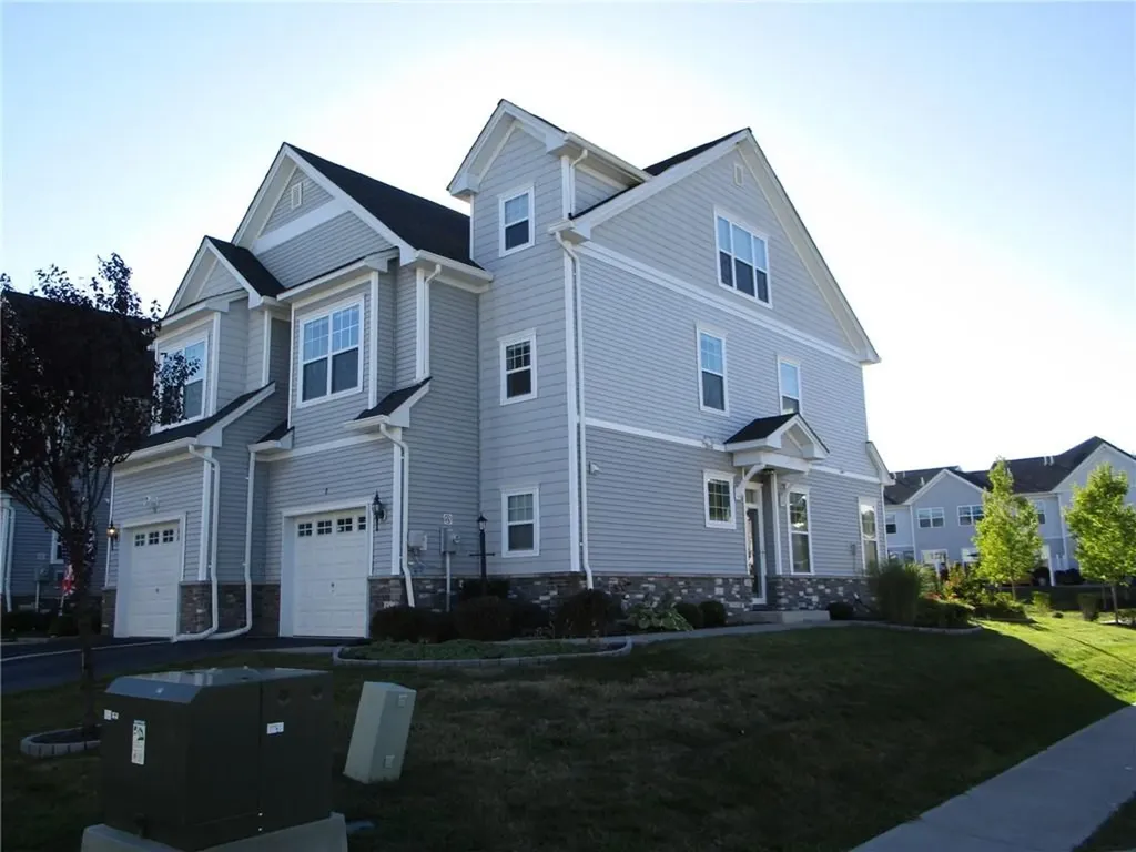 8 Lindentree Lane Middletown NY 10940