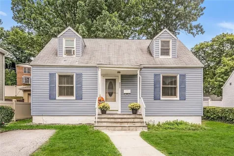 233 Morsemere Avenue Yonkers NY 10703