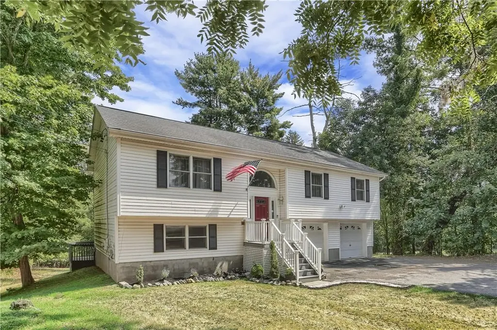 14 Mountain View Road Poughkeepsie NY 12603