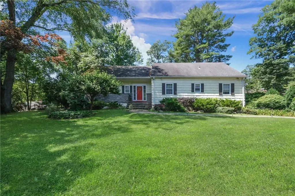 1036 Old White Plains Road Mamaroneck NY 10543