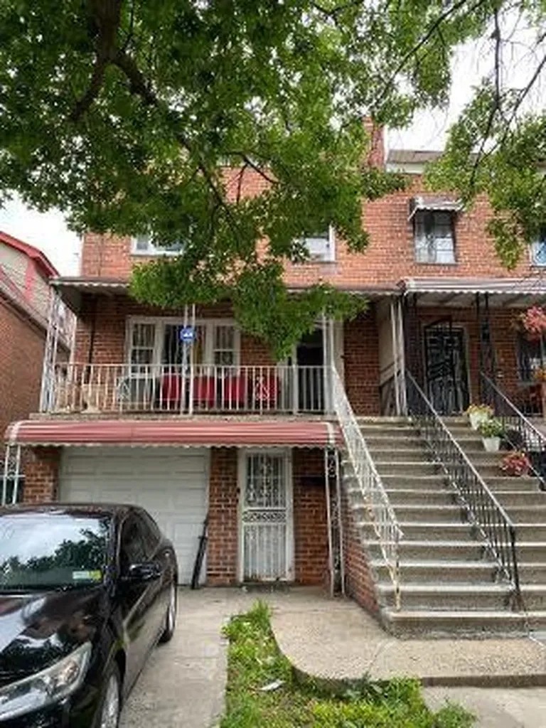 942 E 222nd Street Bronx NY 10469