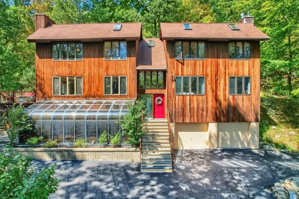 20 Tinker Hill Road Putnam Valley NY 10579
