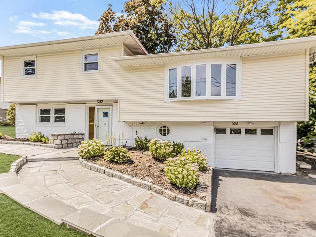 28 Valleyview Road Elmsford NY 10523