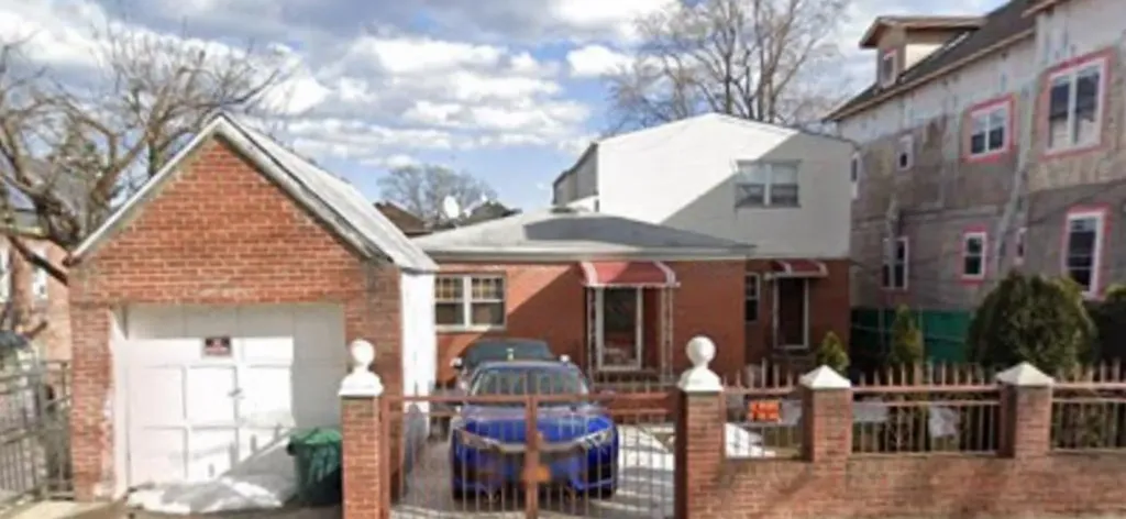 2746 Hering Avenue Bronx NY 10469