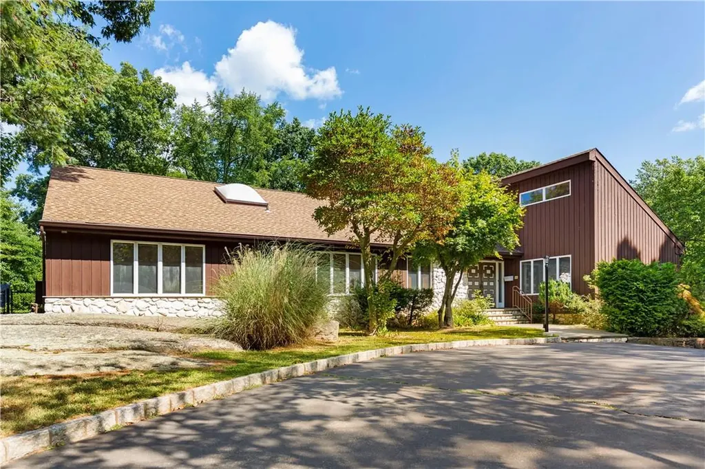 1 Cayuga Trail Harrison NY 10528