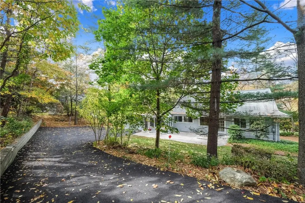 330 Sprain Road Scarsdale NY 10583