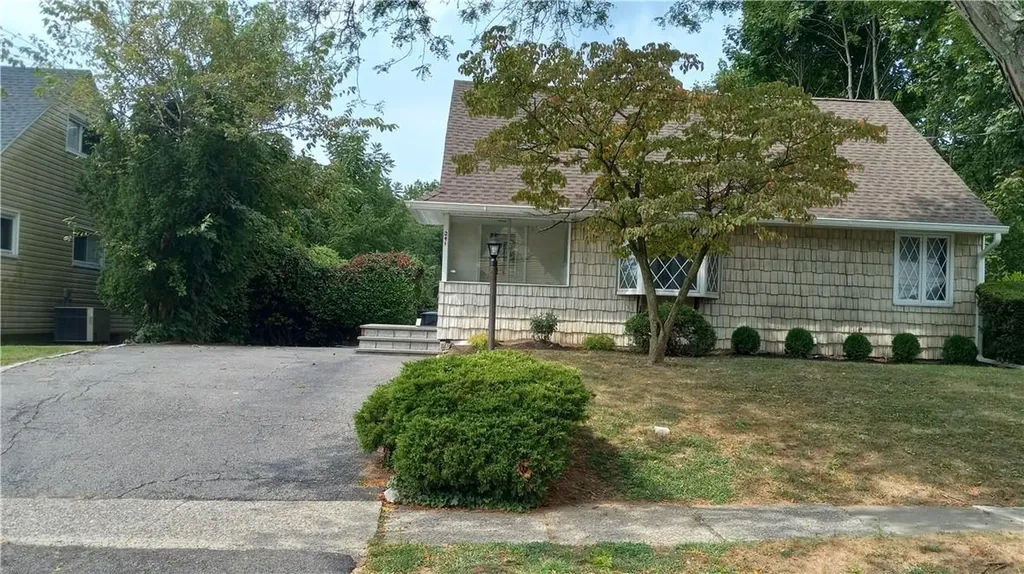 241 Gailmore Drive Yonkers NY 10710
