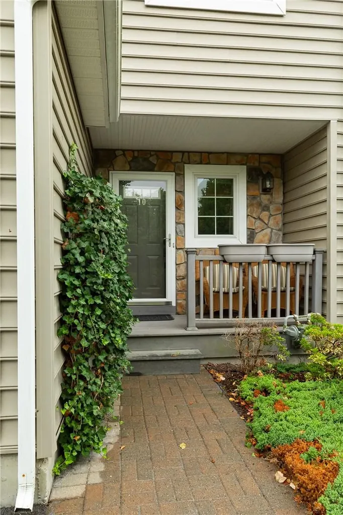 10 Rolling Ridge Road Hyde Park NY 12538