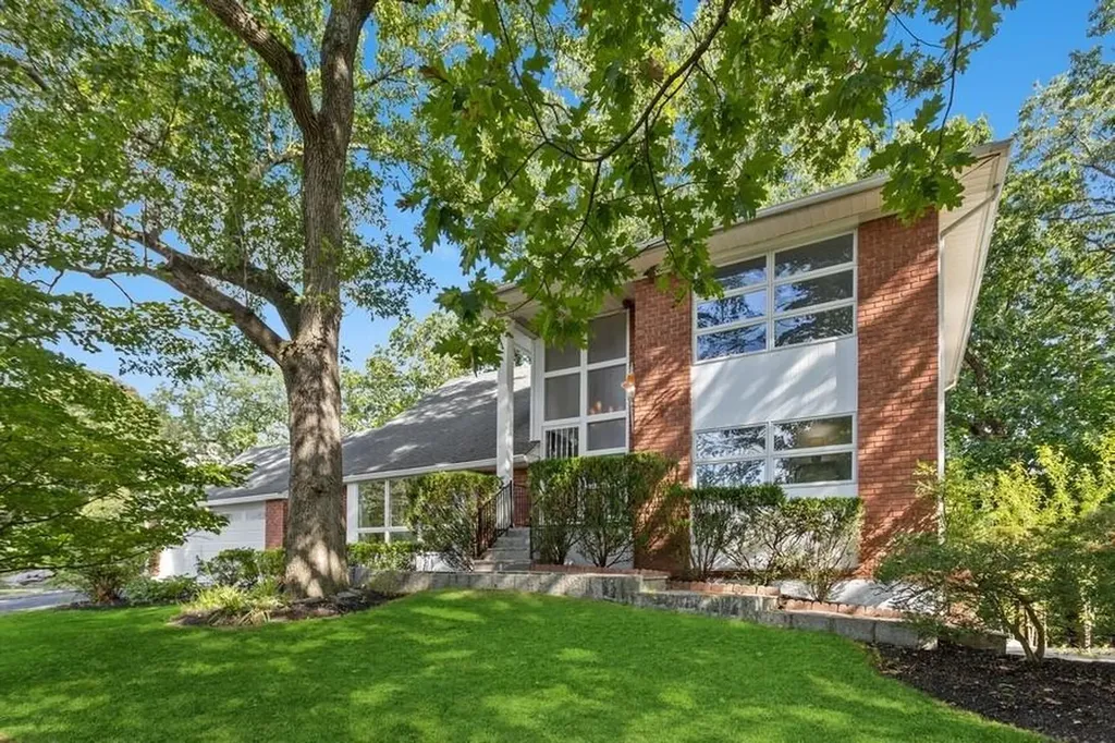 24 Rock Ridge Circle New Rochelle NY 10804