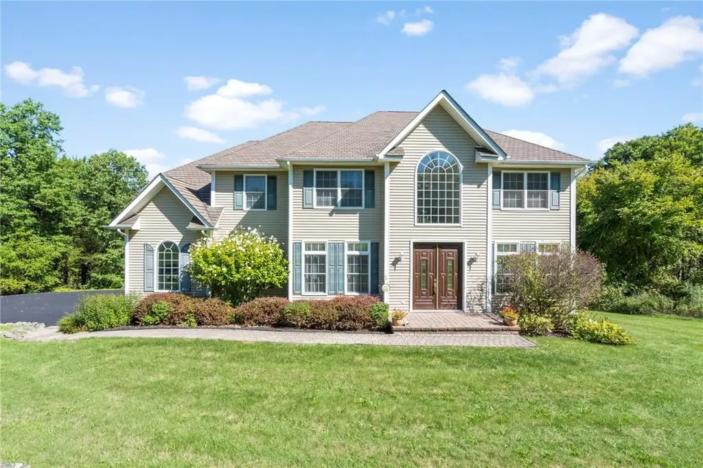 17 Amy Lane New Windsor NY 12553