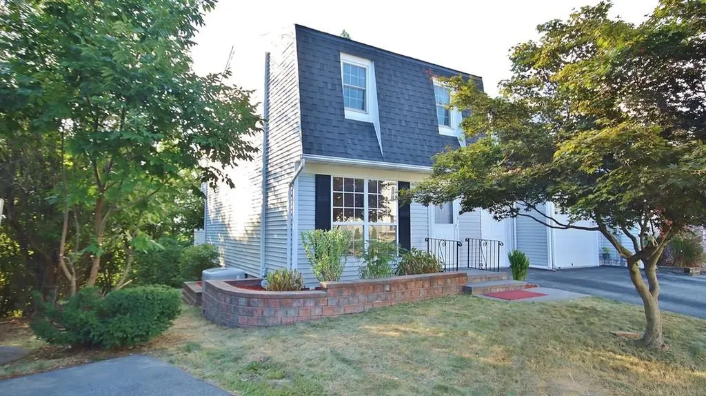 21 Hawthorn Court Fishkill NY 12524