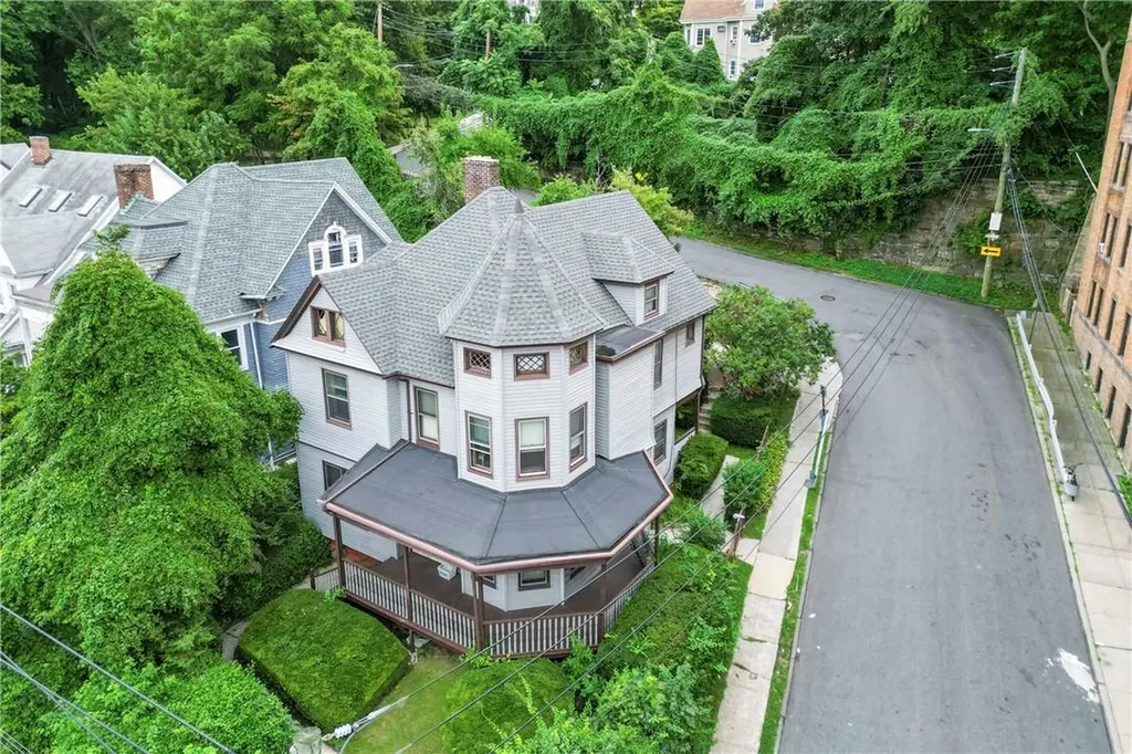 712 Warburton Avenue Yonkers NY 10701