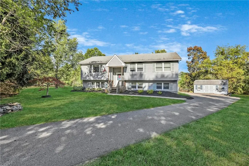 822 Abbey Avenue Maybrook NY 12543