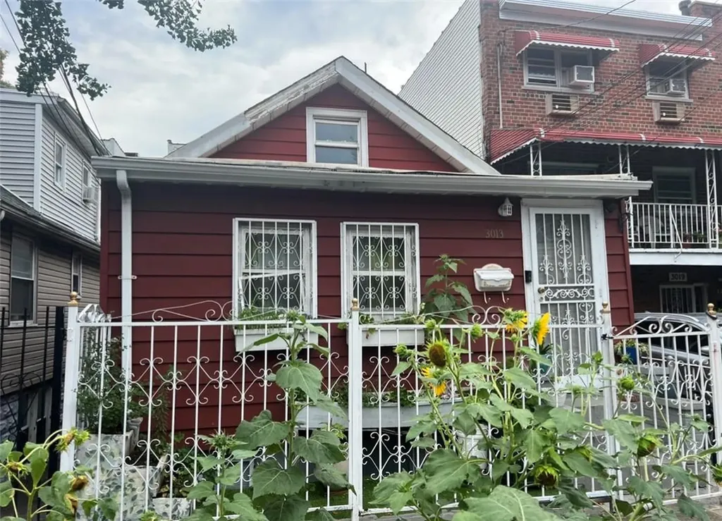 3013 Wallace Avenue Bronx NY 10467