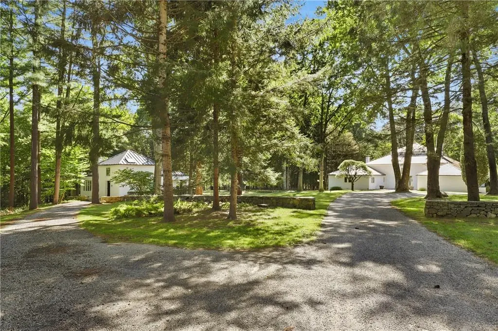 116 Hook Road Bedford NY 10506
