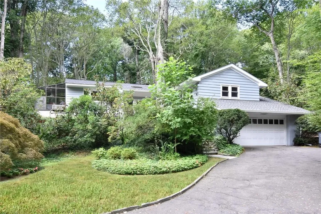 152 Hillair Circle White Plains NY 10605