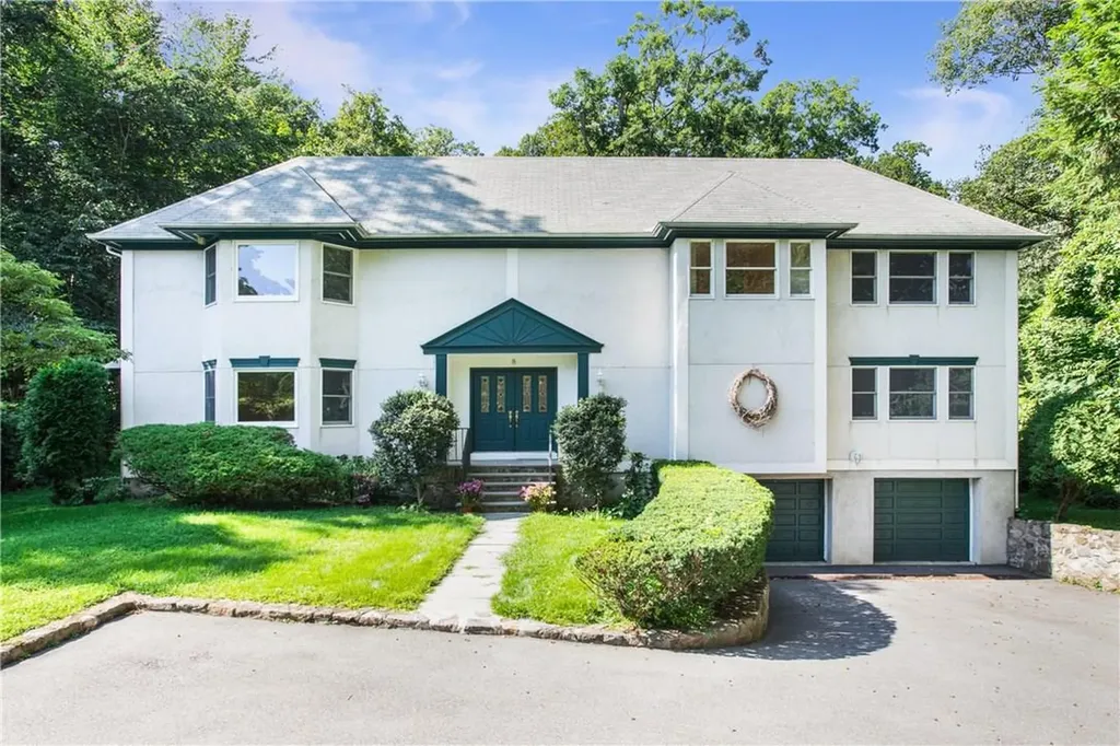 8 Beechtree Drive Larchmont NY 10538