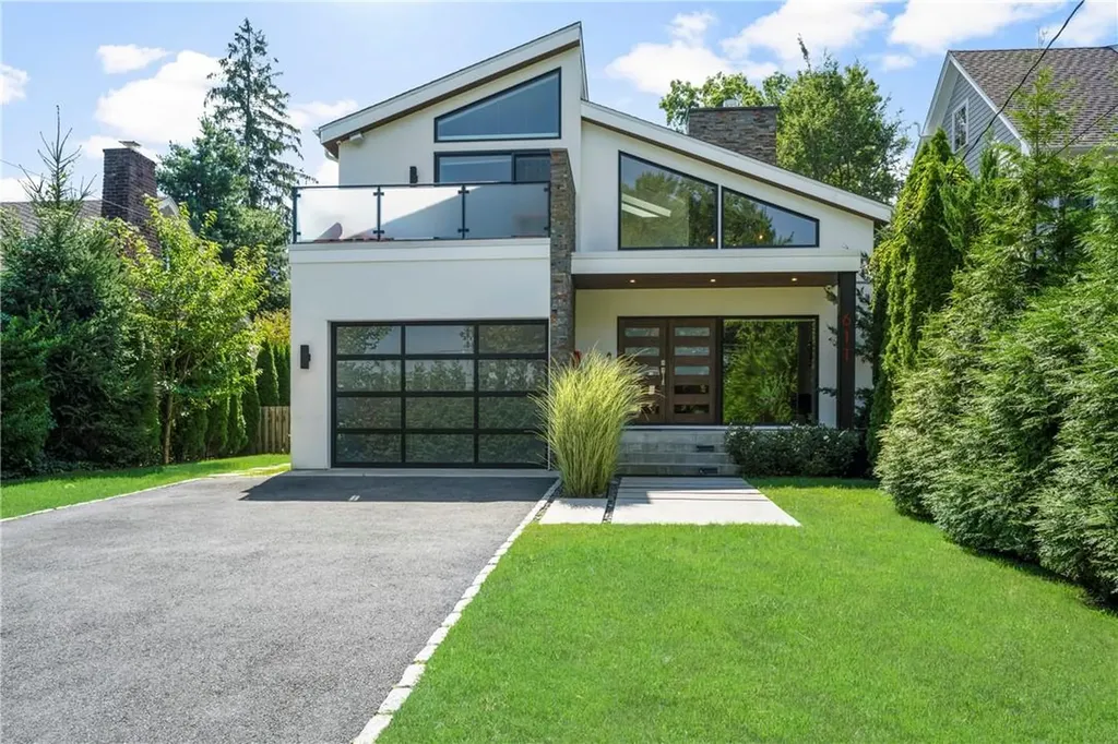 611 Rushmore Avenue Mamaroneck NY 10543