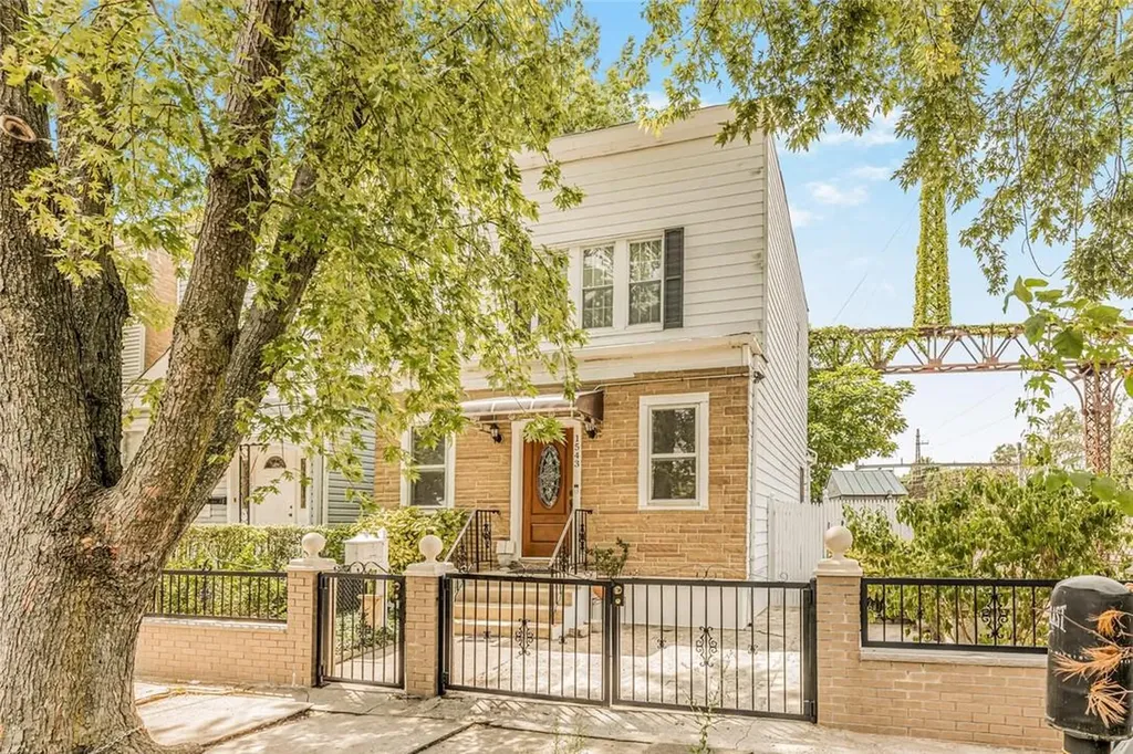 1543 Lurting Avenue Bronx NY 10461