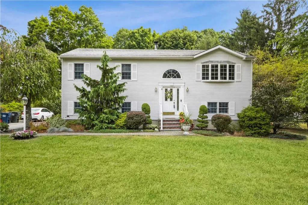 40 Buckshollow Road Mahopac NY 10541