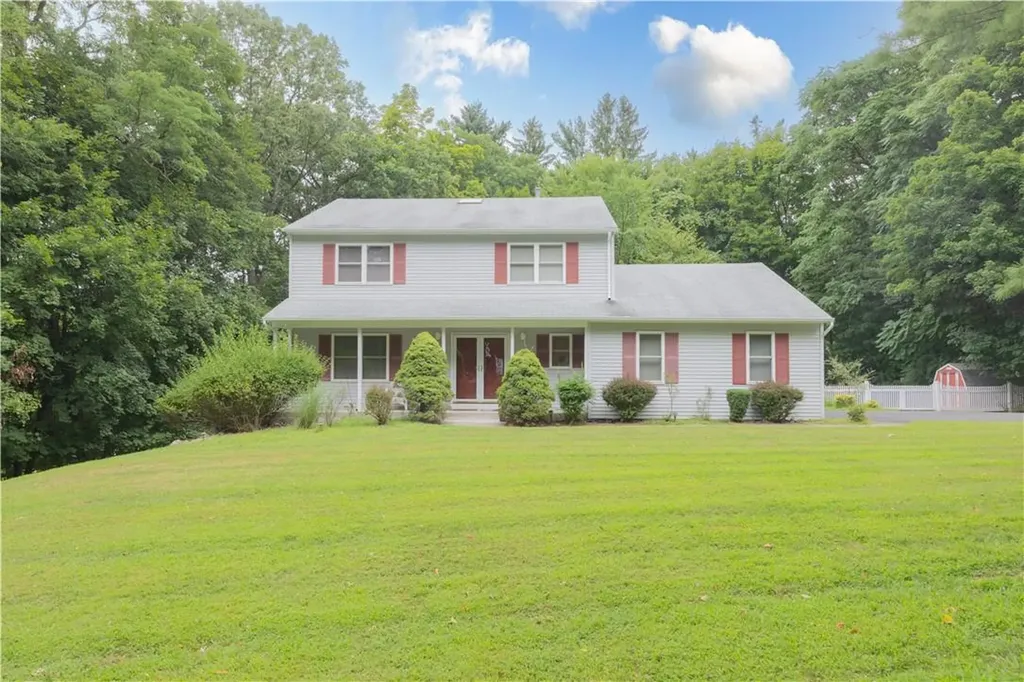 11 Robin Road Spring Valley NY 10977