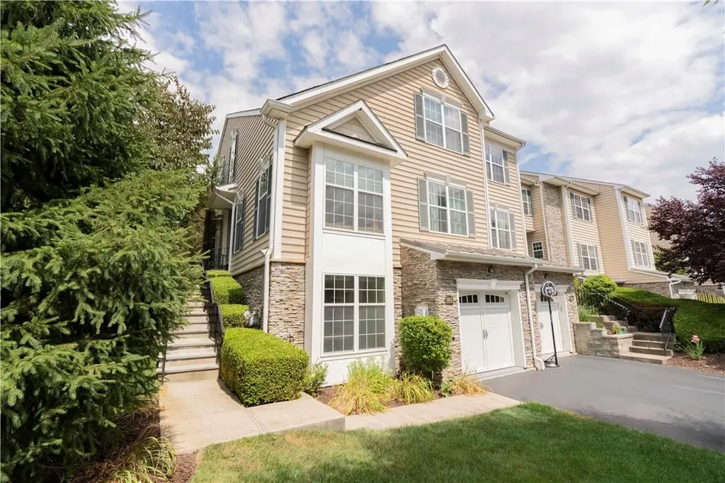 803 Huntington Drive Fishkill NY 12524
