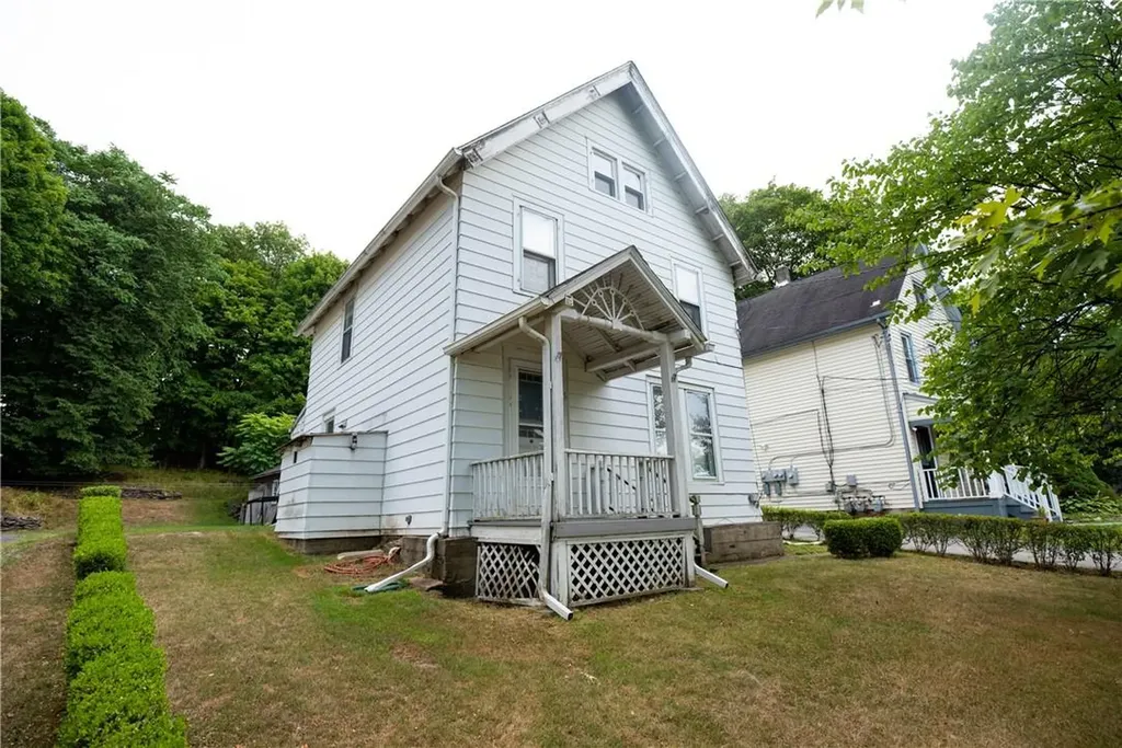 5 White Street Highland NY 12528