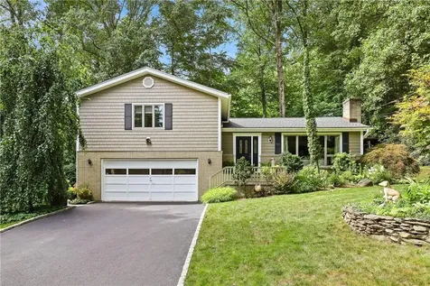 135 Geymer Drive Mahopac NY 10541