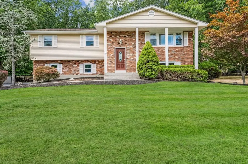 17 Mohawk Lane Pomona NY 10970