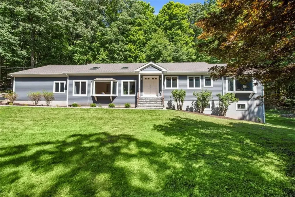 72 Mexico Lane Mahopac NY 10541