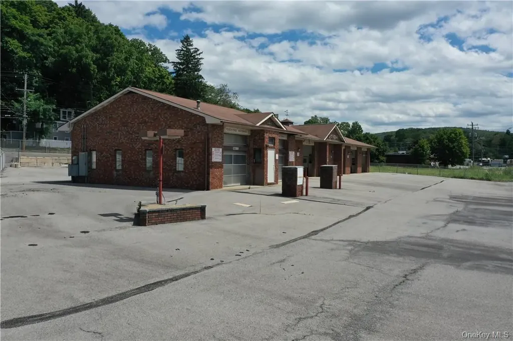 42 Brookside Avenue Chester NY 10918