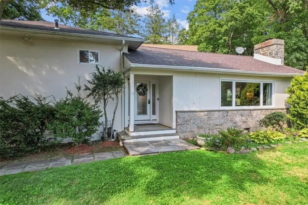 33 Reservoir Road White Plains NY 10603