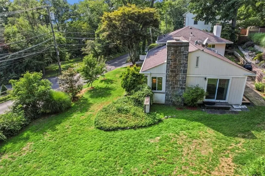 33 Reservoir Road White Plains NY 10603