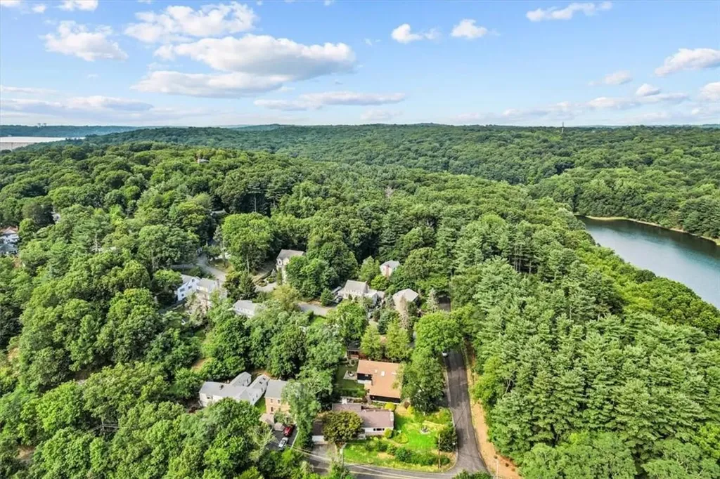 33 Reservoir Road White Plains NY 10603