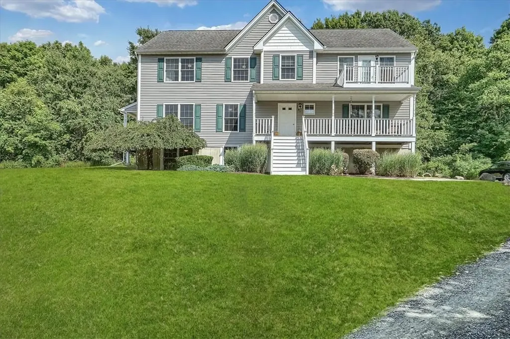 8 Bel Air Drive Wallkill NY 12589