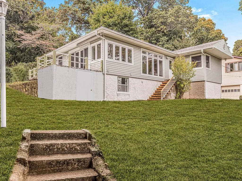 21 Middlesex Lane Yonkers NY 10710