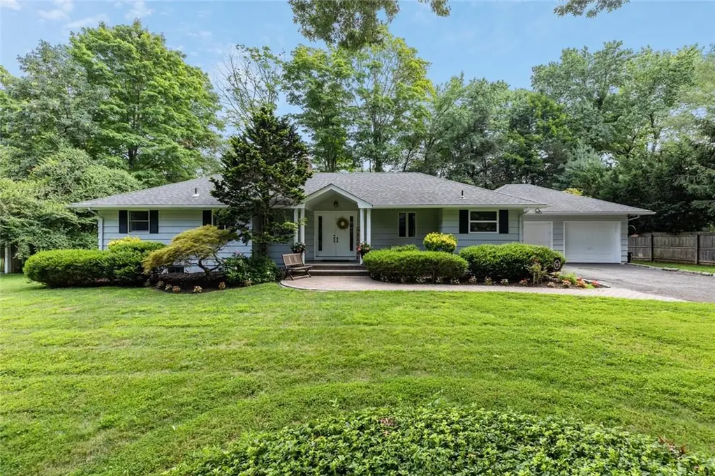 36 Colonial Drive Huntington NY 11743