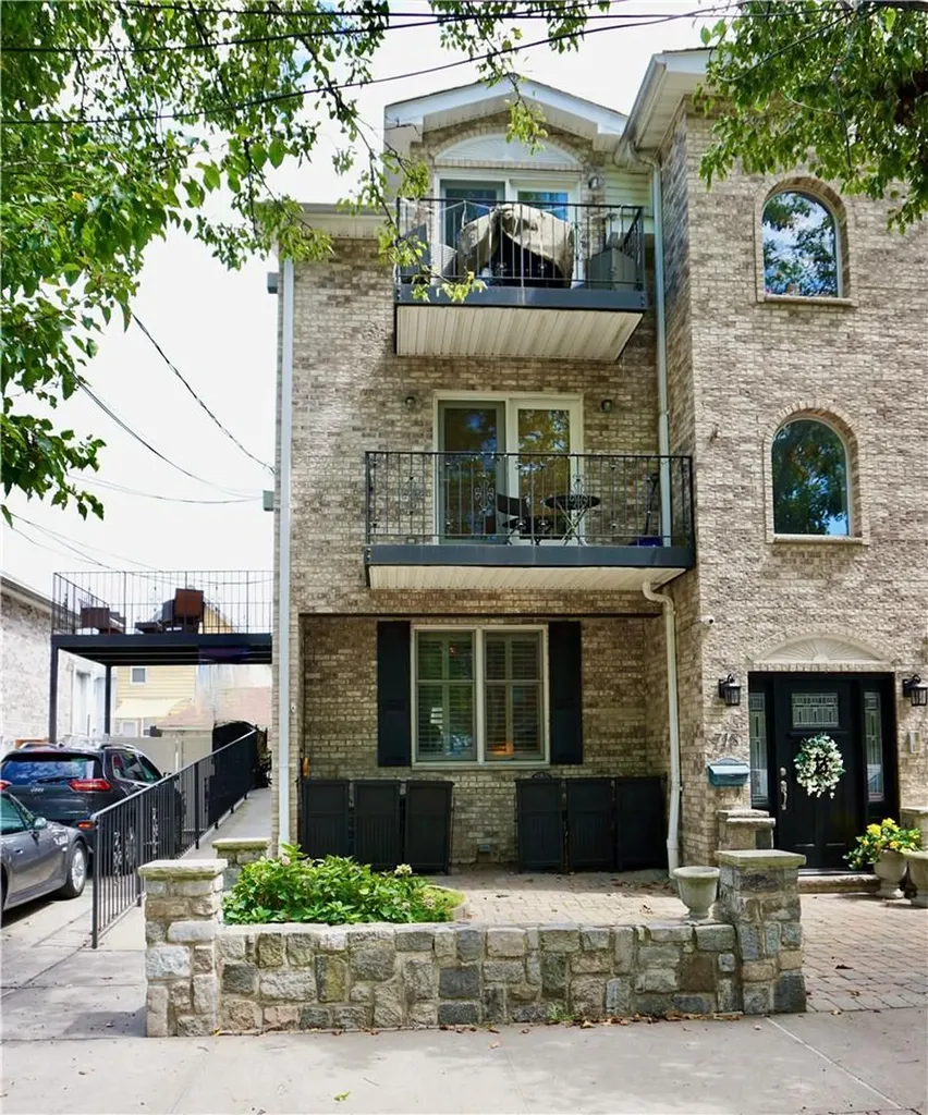 718 Vincent Avenue Bronx NY 10465