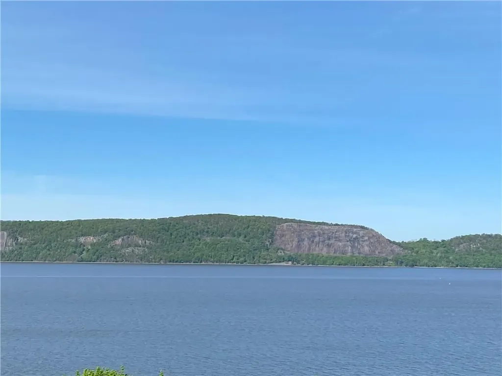 32 Hudson Point Lane Ossining NY 10562