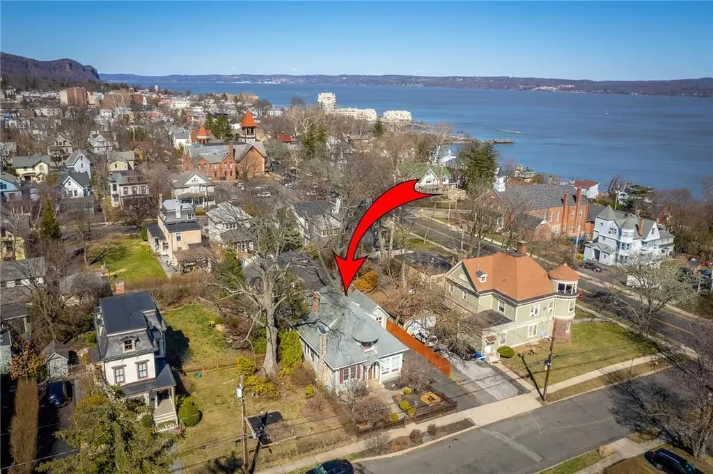 10 Brookside Avenue Nyack NY 10960