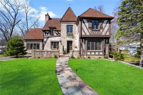 566 Forest Avenue New Rochelle NY 10804